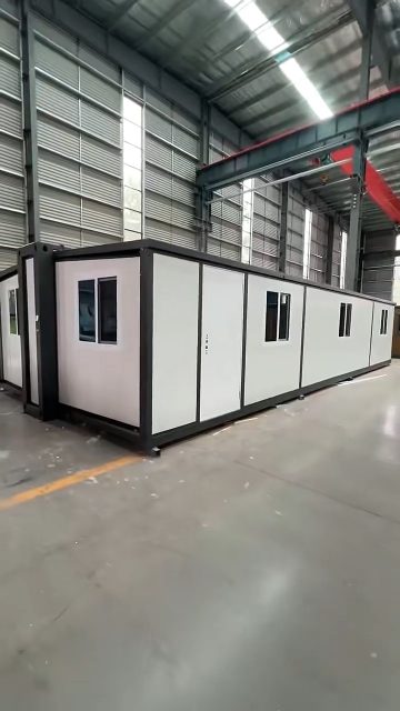 Save Thousands On Shipping! Wing Expandable Prefab House Easy For Transport
#LowCostHousing #FreightSavingPrefab #ExpandableContainer #ReadyToUseHouse #ModularCabin